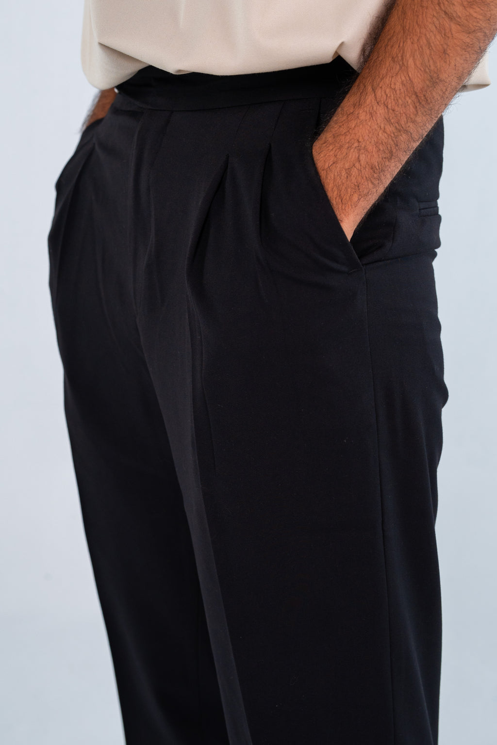 بنطلون أسود كلاسيك بكسرات - Black Classic Pleated Trousers