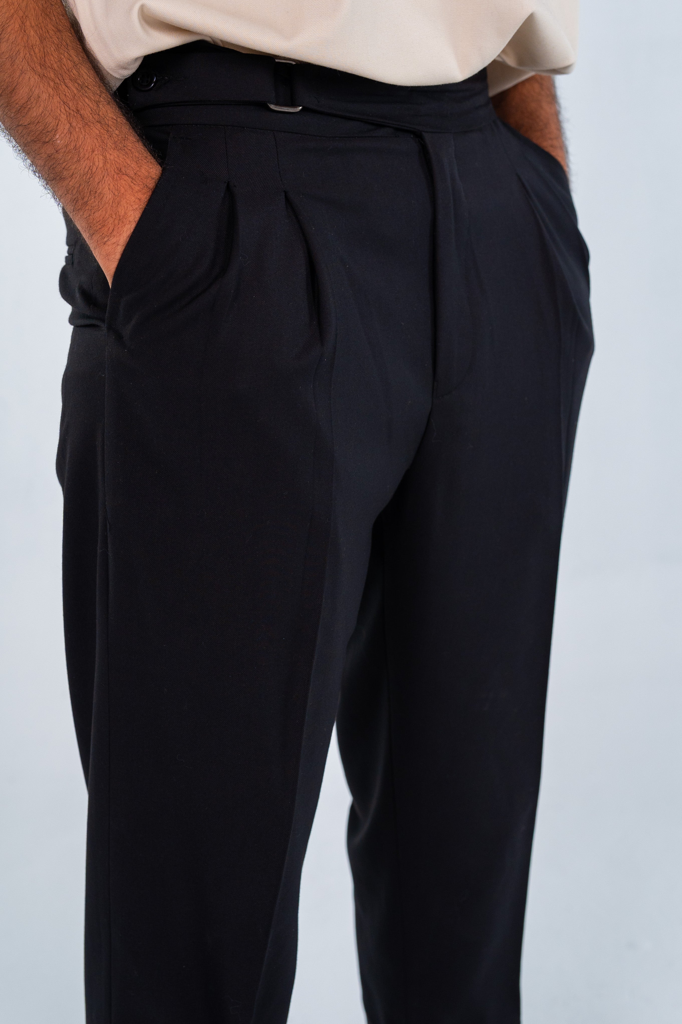 بنطلون أسود كلاسيك بكسرات - Black Classic Pleated Trousers