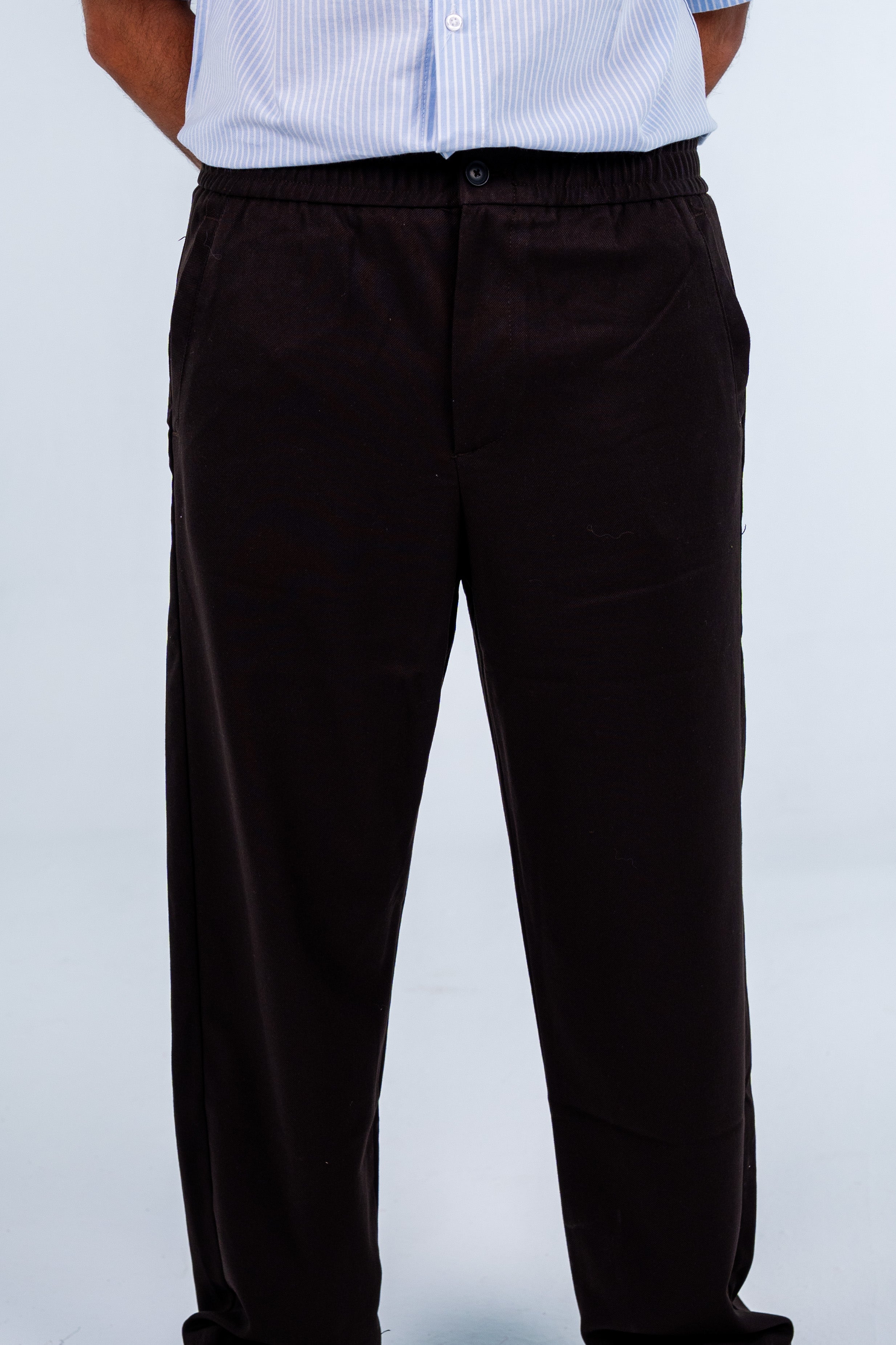 Black Elastic-Waist Classic Trousers - بنطلون أسود كلاسيك بخصر مطاطي