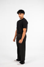 Black Round-Neck T-Shirt - تيشيرت أسود بياقة دائرية