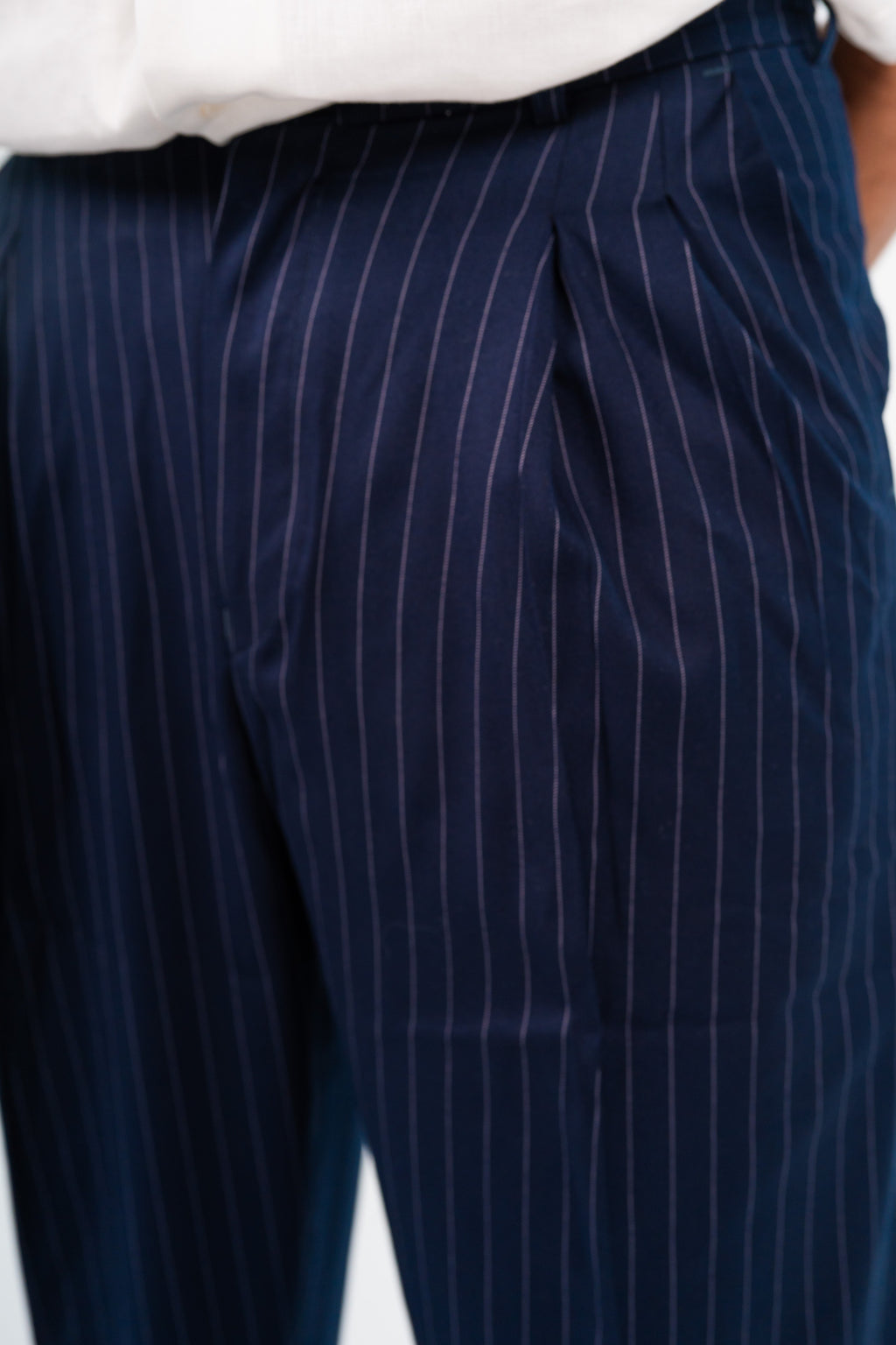 Navy Blue Classic Pinstripe Pleated Trousers - بنطلون كلاسيك كحلي مقلم بكسرات